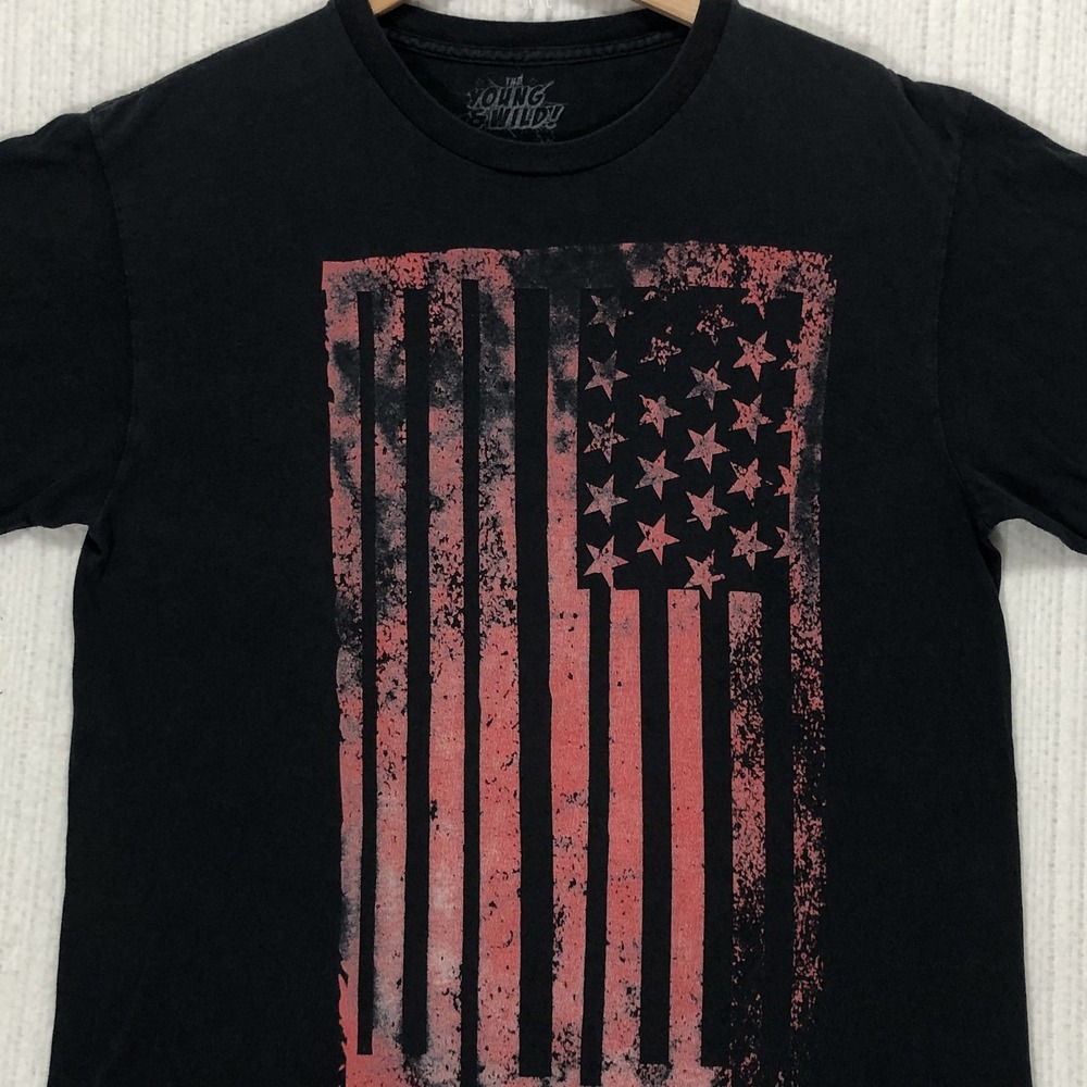 The Young & Wild Mens Black Distressed American Flag Graphic T-Shirt Large